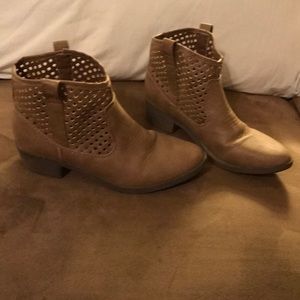 Tan Slip-On Justice Boots girls size 2